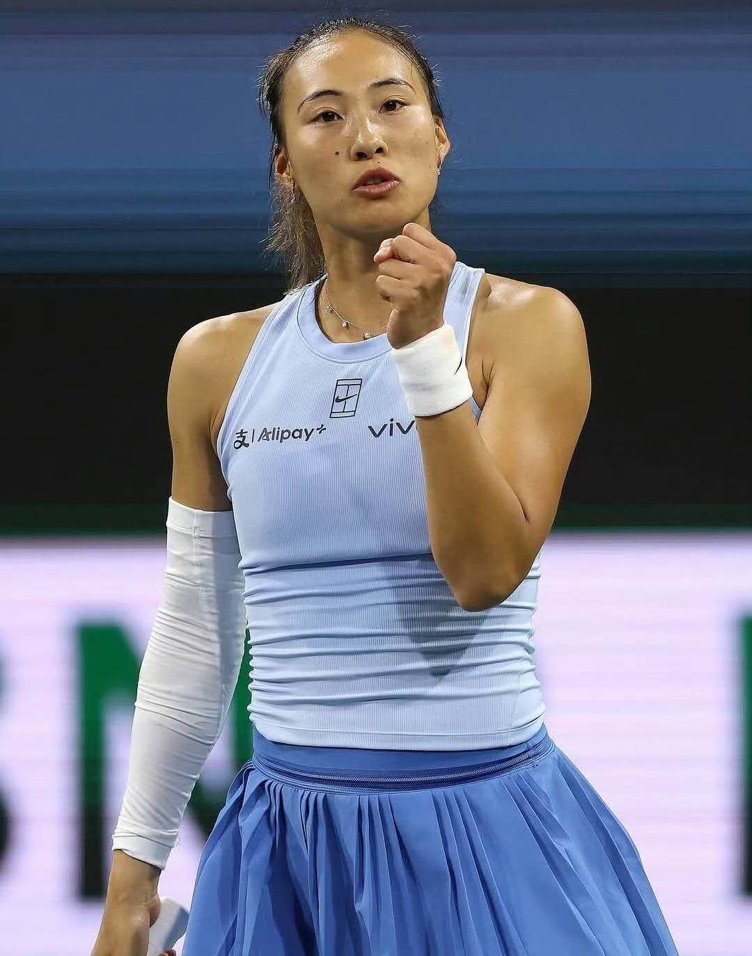 郑钦文侥幸避开苦主普丁塞娃,莱巴爆冷送其回前八,坏签突变好签